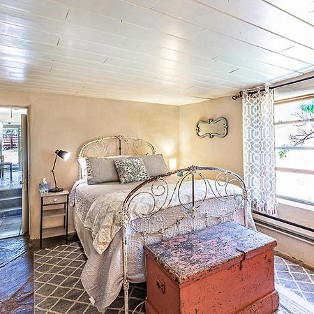 Bed and Breakfast Pet Friendly Pinon Heaven Canada de los Alamos Екстер'єр фото