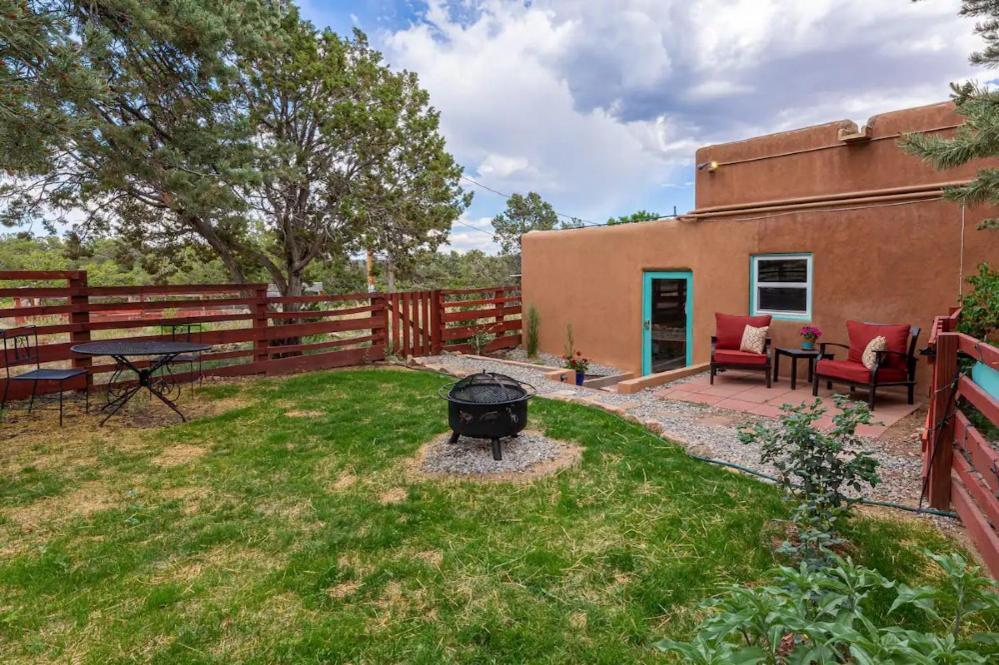 Bed and Breakfast Pet Friendly Pinon Heaven Canada de los Alamos Екстер'єр фото
